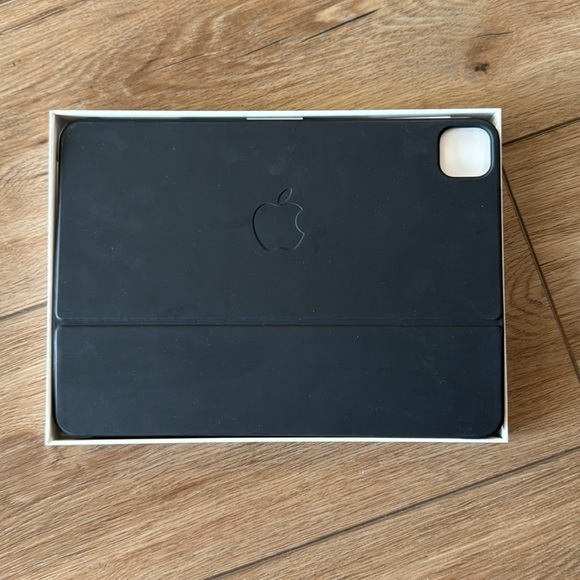 APPLE iPad Smart Keyboard Folio (iPad Air-4th Gen & iPad Pro 11in 1st/2nd Gen) - Picture 7 of 9